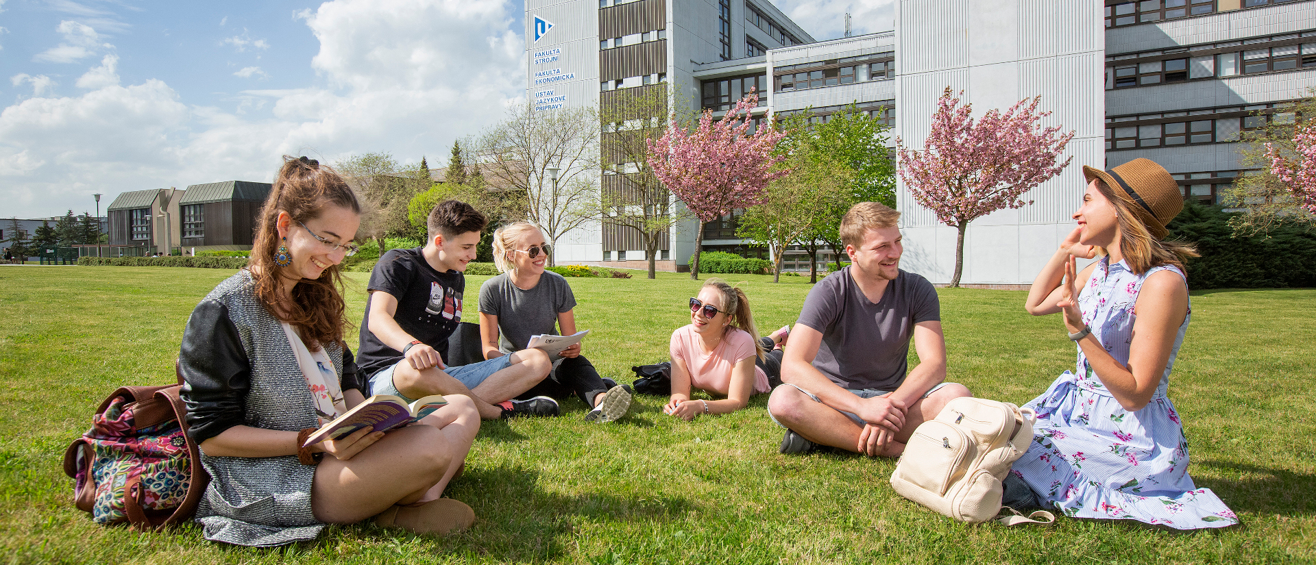 Vynikající studenti převzali stipendia